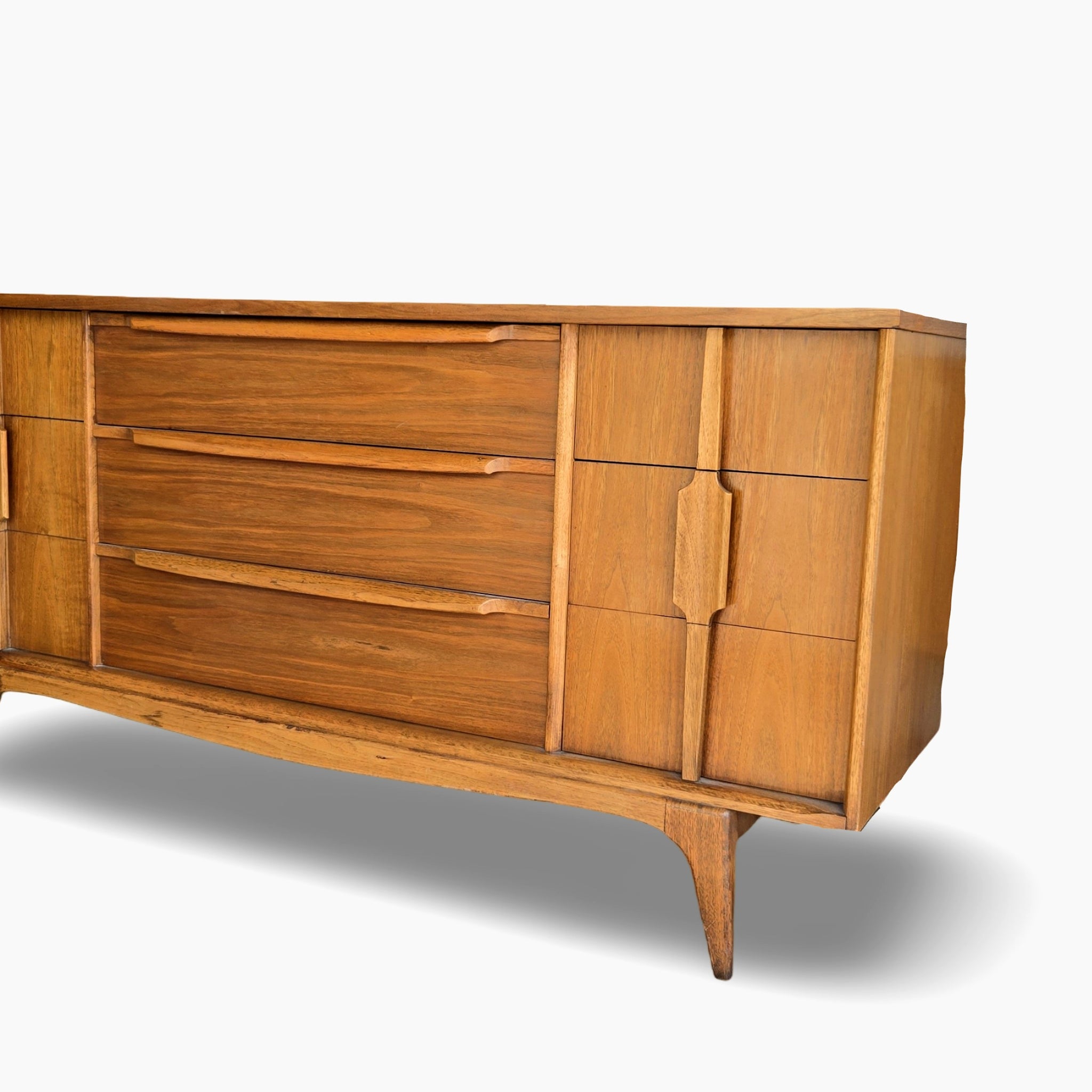 Thomasville 9 Drawer Dresser