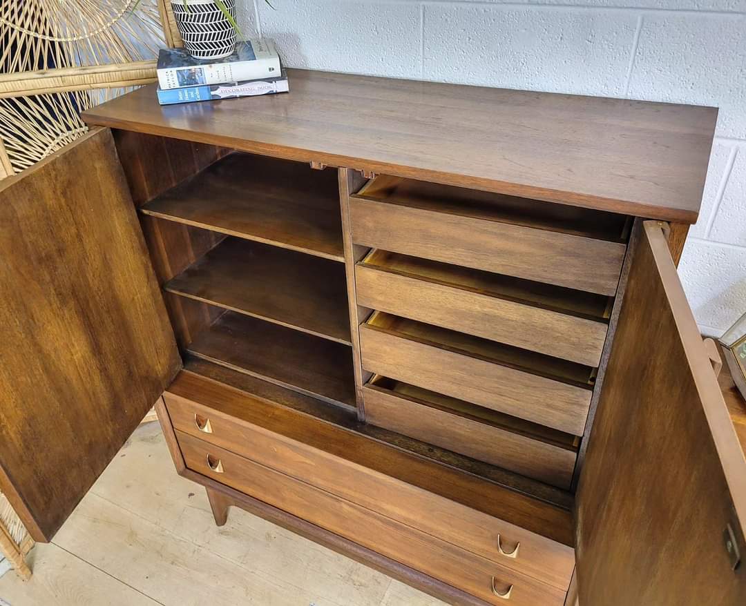 Broyhill Brasilia Dresser Set